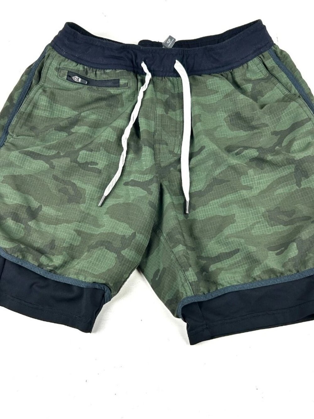 Vuori Camo Athletic Shorts Mens S Green Drawstring Lined